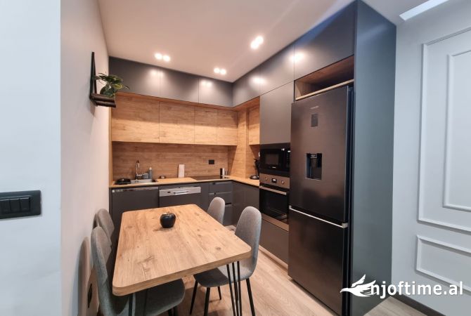 Shtepi me qera Apartament ne Tirane, 1+1, Mobilimi E mobiluar, Pagesa 1,000  Euro.