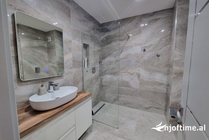 Shtepi me qera Apartament ne Tirane, 1+1, Mobilimi E mobiluar, Pagesa 1,000  Euro.