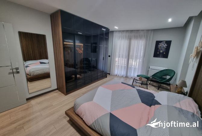Shtepi me qera Apartament ne Tirane, 1+1, Mobilimi E mobiluar, Pagesa 1,000  Euro.