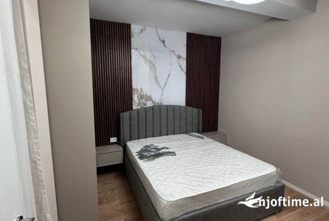 Shtepi me qera 2+1 ne Tirane - 1,300 Euro