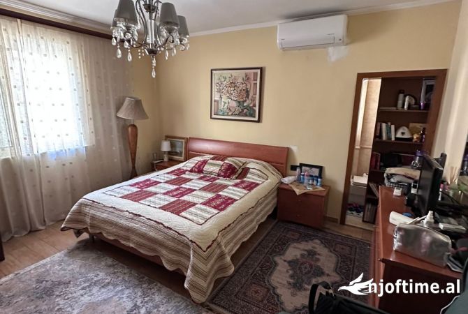 Shtepi ne shitje 3+1 ne Tirane - 215,000 Euro