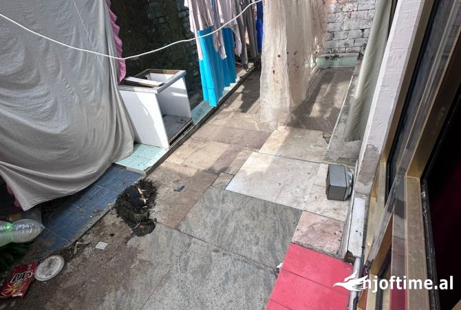 Shtepi ne shitje Apartament ne Tirane, 2+1, Mobilimi E mobiluar, Pagesa 88,000  Euro.