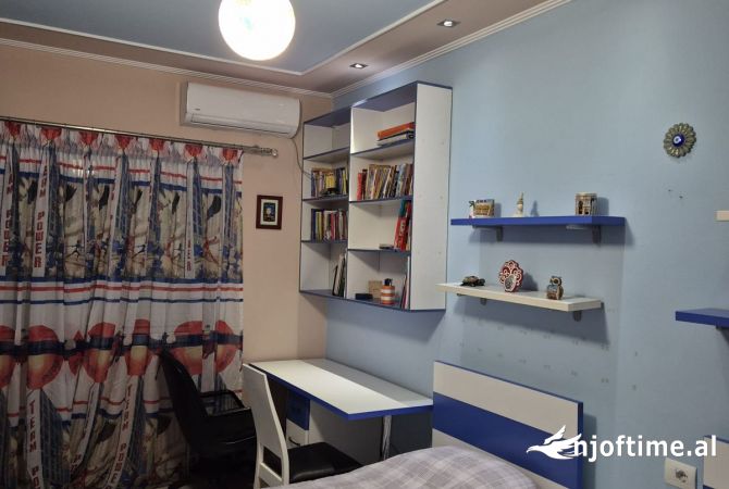 Shtepi me qera Apartament ne Tirane, 1+1, Mobilimi E mobiluar, Pagesa 650  Euro.