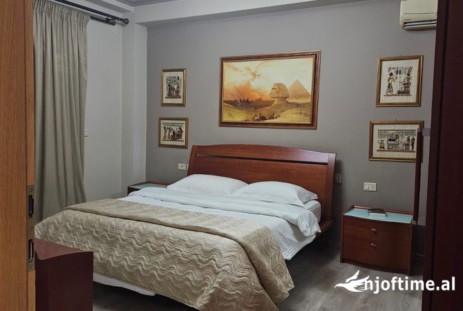 Shtepi me qera Apartament ne Tirane, 3+1, Mobilimi E mobiluar, Pagesa 1,300  Euro.