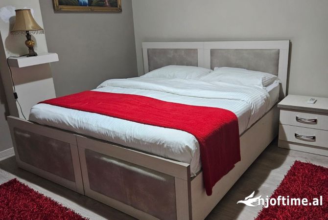 Shtepi me qera 3+1 ne Tirane - 1,300 Euro