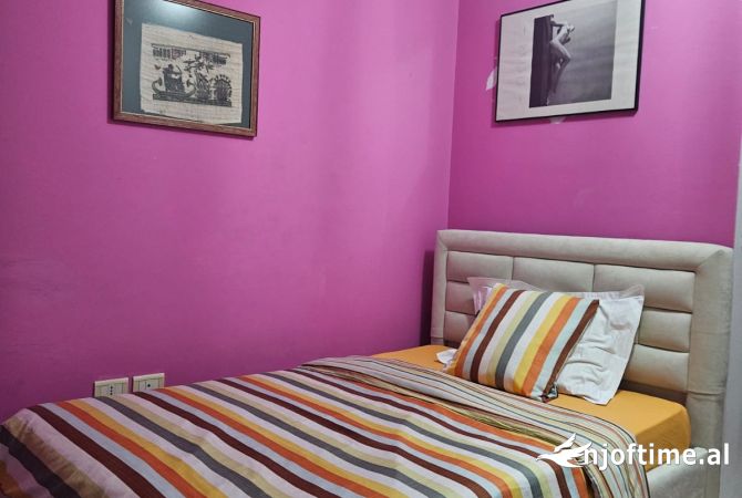 Shtepi me qera Apartament ne Tirane, 3+1, Mobilimi E mobiluar, Pagesa 1,300  Euro.