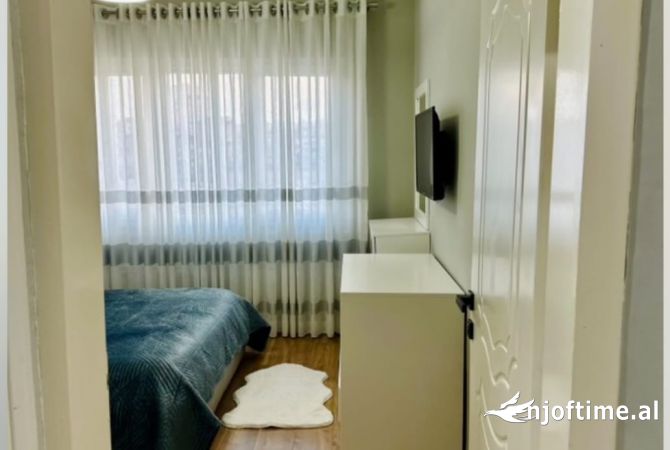 Shtepi ne shitje Apartament ne Tirane, 1+1, Mobilimi E mobiluar, Pagesa 246,000  Euro.