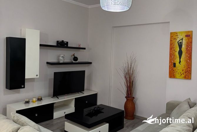 Shtepi me qera 2+1 ne Tirane - 650 Euro