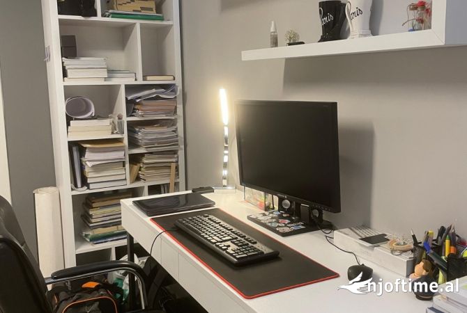 Shtepi ne shitje Apartament ne Tirane, 3+1, Mobilimi E mobiluar, Pagesa 180,000  Euro.