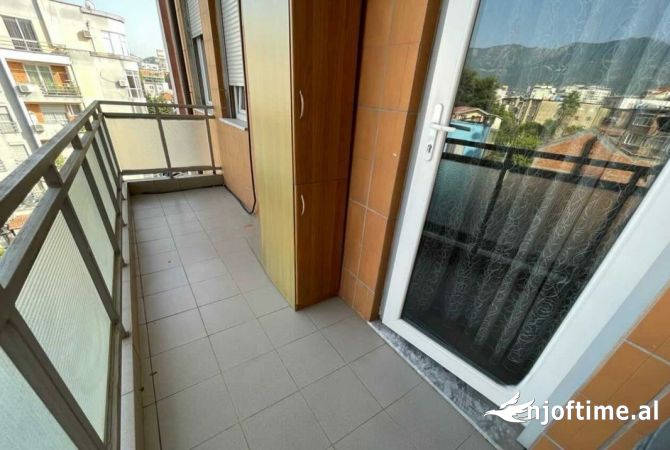 Shtepi me qera Apartament ne Tirane, 1+1, Mobilimi E mobiluar, Pagesa 450  Euro.