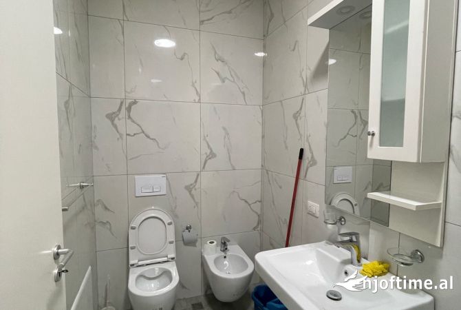 Shtepi me qera Apartament ne Tirane, 1+1, Mobilimi E mobiluar, Pagesa 550  Euro.