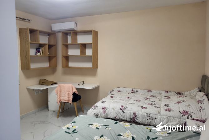 Shtepi me qera Shtepi Private ne Tirane, 3+1, Mobilimi E mobiluar, Pagesa 850  Euro.