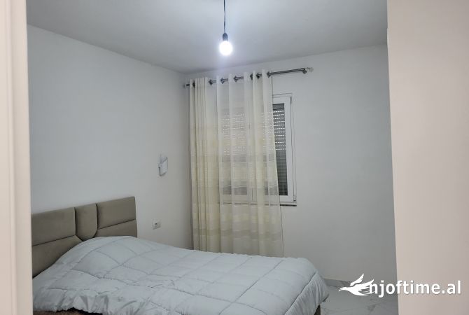 Shtepi me qera 3+1 ne Tirane - 850 Euro