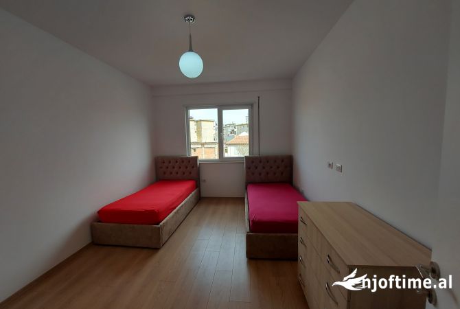 Shtepi me qera Apartament ne Tirane, 2+1, Mobilimi E mobiluar, Pagesa 550  Euro.