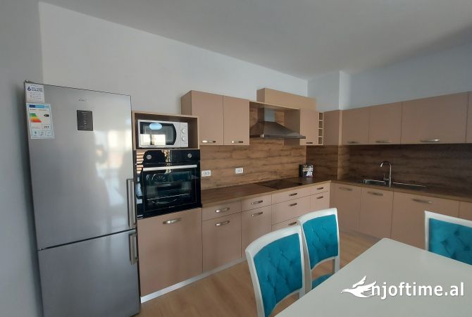 Shtepi me qera 2+1 ne Tirane - 550 Euro