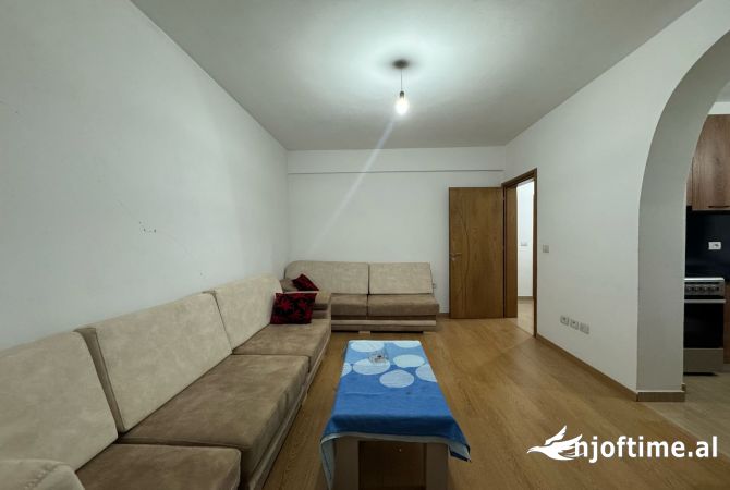 Shtepi me qera Apartament ne Tirane, 1+1, Mobilimi E mobiluar, Pagesa 400  Euro.