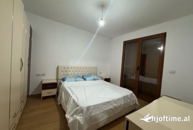 Shtepi me qera Apartament ne Tirane, 1+1, Mobilimi E mobiluar, Pagesa 400  Euro.