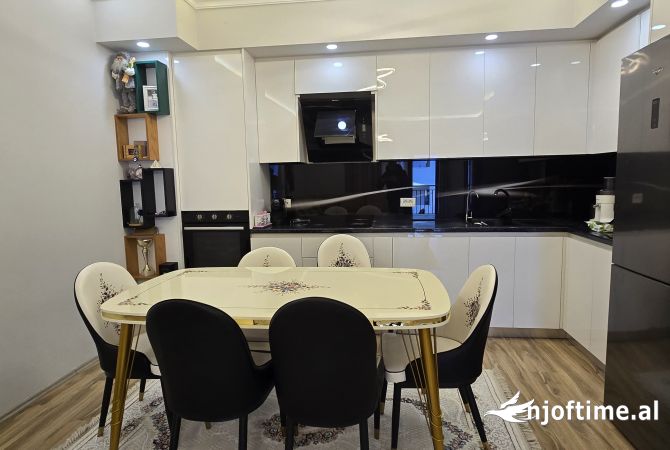Shtepi ne shitje 3+1 ne Tirane - 260,000 Euro