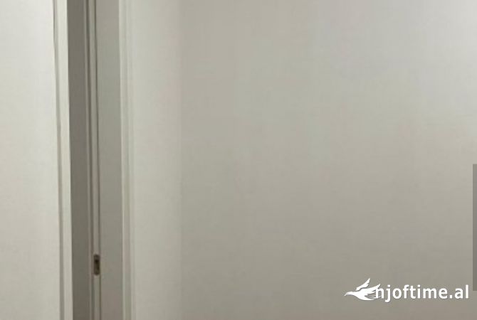 Shtepi me qera Apartament ne Tirane, 2+1, Mobilimi Pjeserisht e mobiluar, Pagesa 500  Euro.