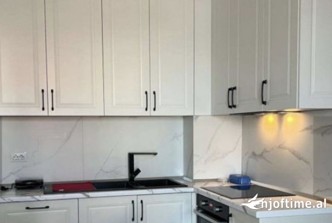 Shtepi me qera Apartament ne Tirane, 2+1, Mobilimi E mobiluar, Pagesa 600  Euro.