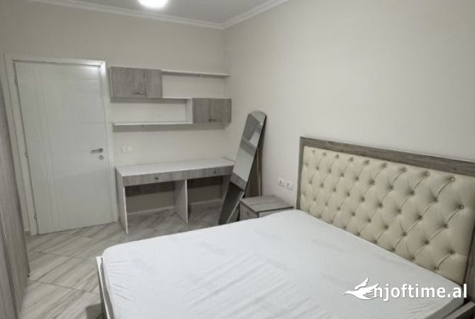 Shtepi me qera Apartament ne Tirane, 1+1, Mobilimi E mobiluar, Pagesa 60,000  Leke.