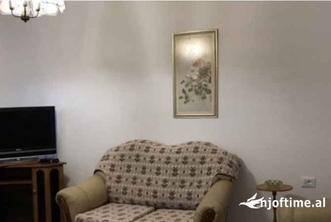 Shtepi me qera 3+1 ne Tirane - 60,000 Leke