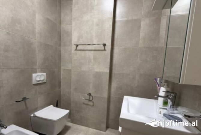 Shtepi ne shitje Apartament ne Tirane, 2+1, Mobilimi E mobiluar, Pagesa 209,000  Euro.