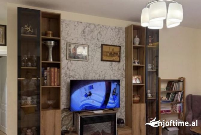 Shtepi ne shitje Apartament ne Tirane, 2+1, Mobilimi E mobiluar, Pagesa 209,000  Euro.