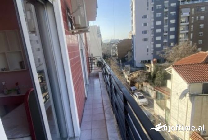 Shtepi me qera Apartament ne Tirane, 2+1, Mobilimi E mobiluar, Pagesa 700  Euro.