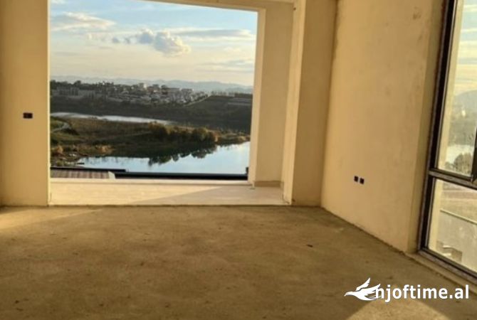 Shtepi ne shitje Apartament ne Tirane, 2+1, Mobilimi Bosh, pa mobiluar, Pagesa 250,000  Euro.