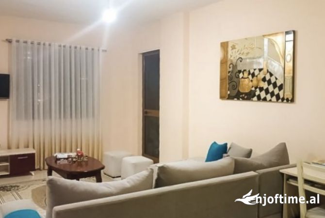 Shtepi ne shitje Apartament ne Tirane, 1+1, Mobilimi E mobiluar, Pagesa 10,800,000  Leke.