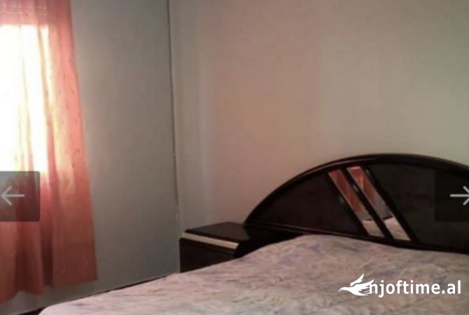 Shtepi ne shitje Apartament ne Tirane, 2+1, Mobilimi E mobiluar, Pagesa 88,000  Euro.