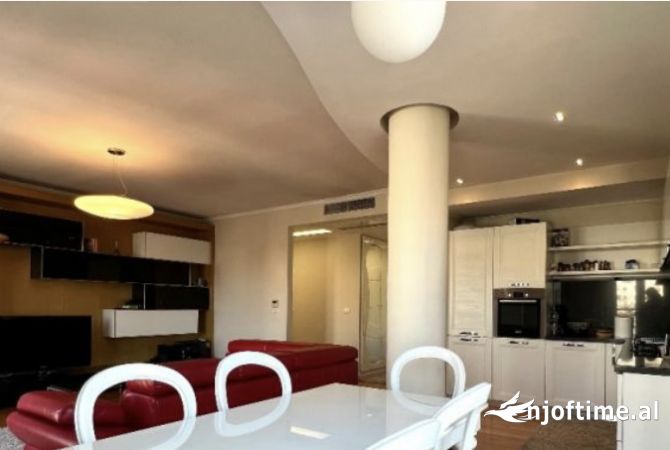 Shtepi me qera 2+1 ne Tirane - 1,800 Euro