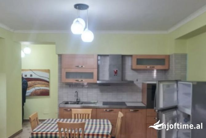 Shtepi me qera 2+1 ne Tirane - 65,000 Leke