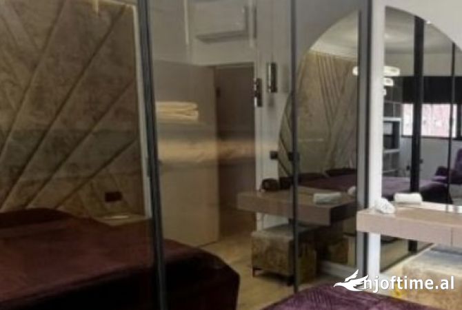 Shtepi ne shitje Apartament ne Tirane, 2+1, Mobilimi E mobiluar, Pagesa 450,000  Euro.