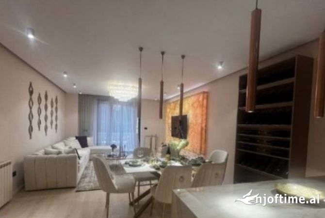 Shtepi ne shitje 2+1 ne Tirane - 450,000 Euro