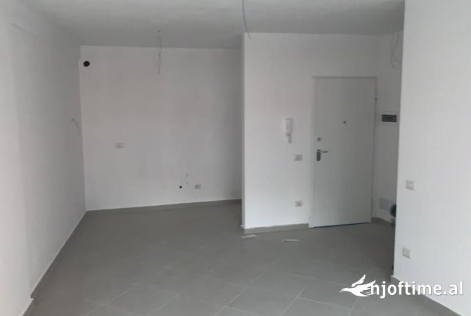 Shtepi me qera Apartament ne Tirane, 1+1, Mobilimi Bosh, pa mobiluar, Pagesa 400  Euro.