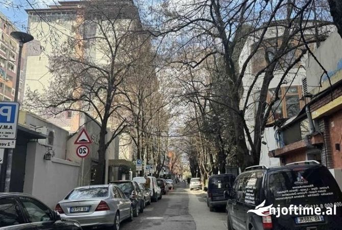 Shtepi me qera Apartament ne Tirane, 1+1, Mobilimi Bosh, pa mobiluar, Pagesa 700  Euro.