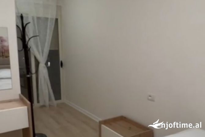 Shtepi me qera Apartament ne Tirane, 1+1, Mobilimi E mobiluar, Pagesa 550  Euro.