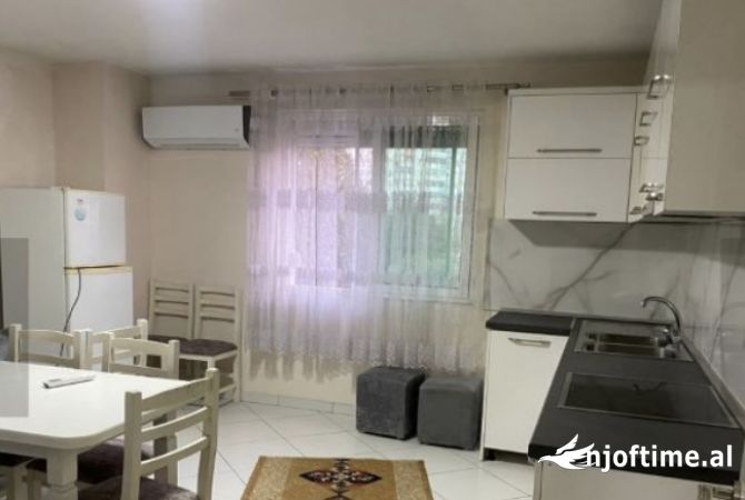 Shtepi me qera 2+1 ne Tirane - 700 Euro