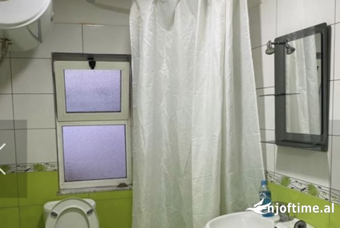 Shtepi me qera Shtepi Private ne Tirane, 2+1, Mobilimi E mobiluar, Pagesa 700  Euro.