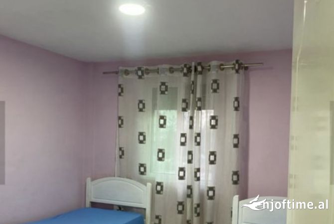 Shtepi me qera Shtepi Private ne Tirane, 2+1, Mobilimi E mobiluar, Pagesa 700  Euro.