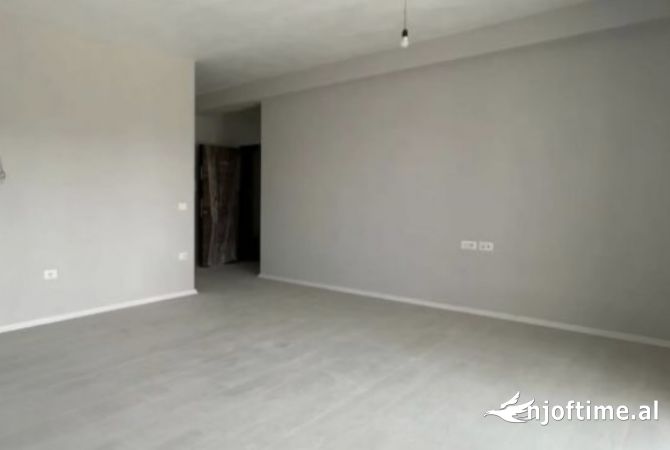 Shtepi me qera 2+1 ne Tirane - 49,000 Leke