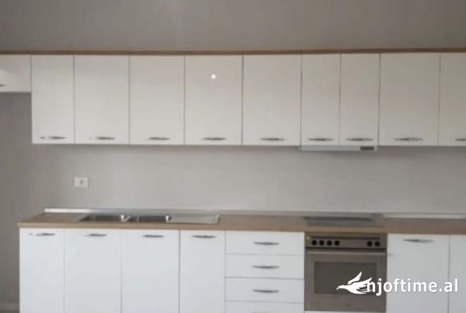 Shtepi me qera 2+1 ne Tirane - 49,000 Leke