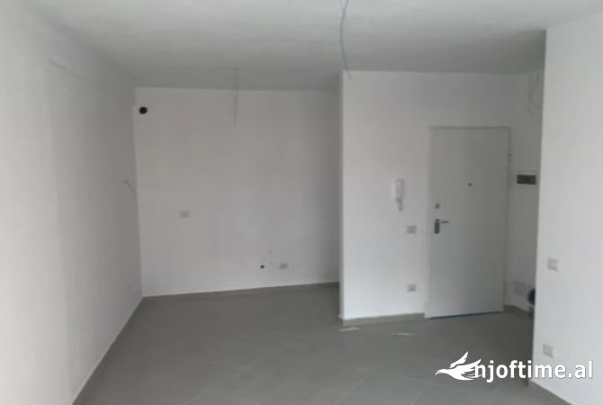 Shtepi me qera Apartament ne Tirane, 1+1, Mobilimi E mobiluar, Pagesa 400  Euro.