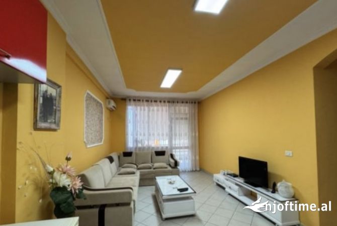 Shtepi me qera 2+1 ne Tirane - 750 Euro