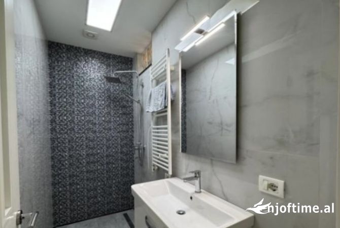 Shtepi me qera 2+1 ne Tirane - 750 Euro
