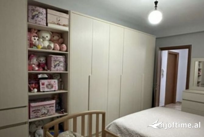 Shtepi me qera Apartament ne Tirane, 1+1, Mobilimi E mobiluar, Pagesa 450  Euro.