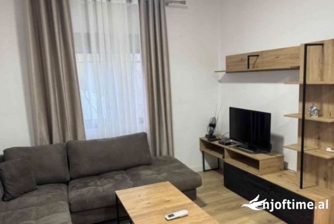 Shtepi me qera 1+1 ne Tirane - 400 Euro