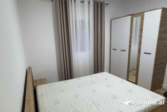 Shtepi me qera Apartament ne Tirane, 1+1, Mobilimi E mobiluar, Pagesa 400  Euro.